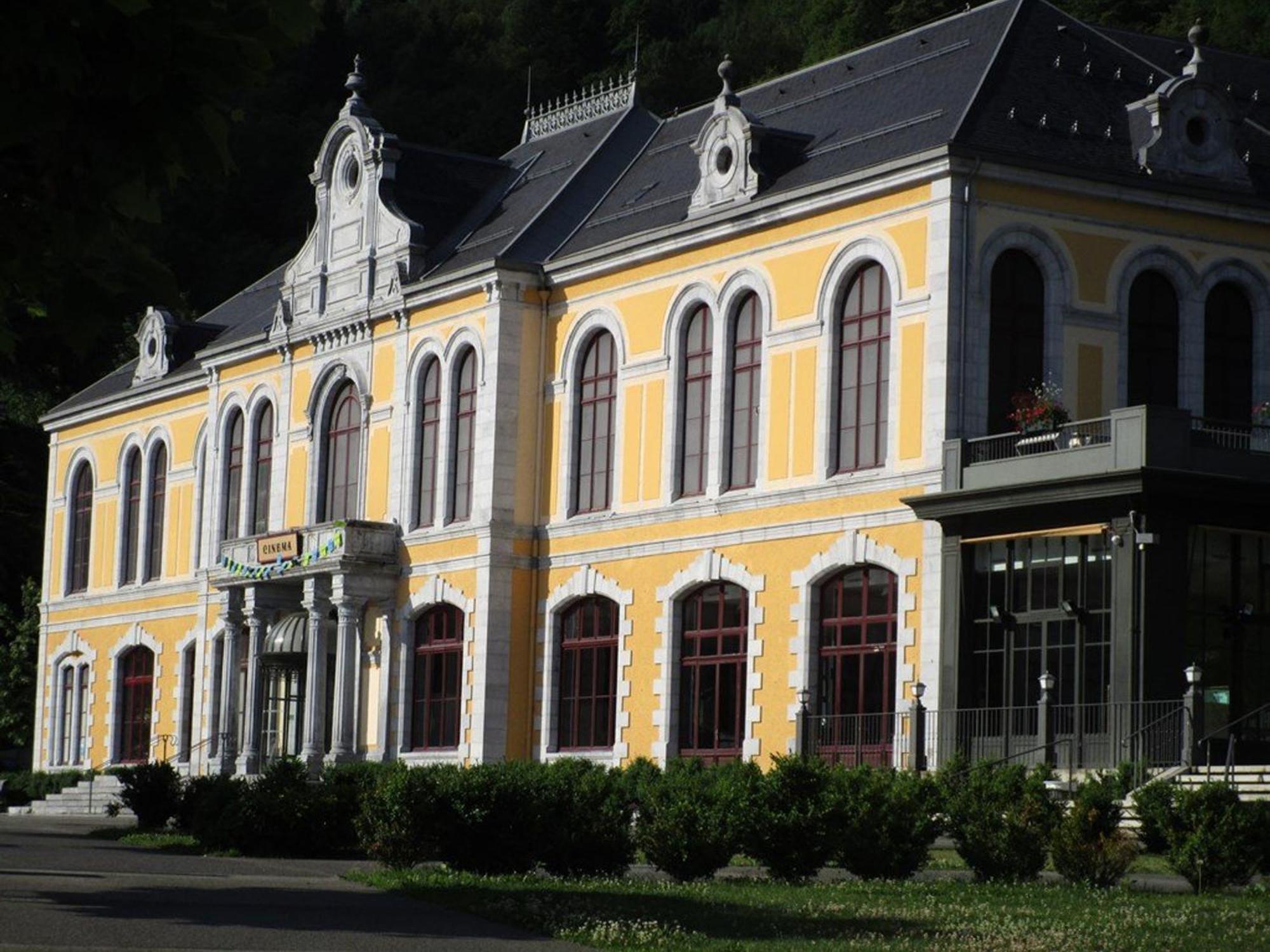Appartement 2 Chambres, 8 Couchages, Centre-Ville Cauterets, Wifi Gratuit, Parking A Proximite - Fr-1-234-89 Buitenkant foto